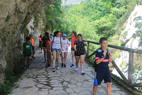 Campamento de Verano de  Hockey Sala LLoberu-Exeter Language Centres 2019 Foto 4