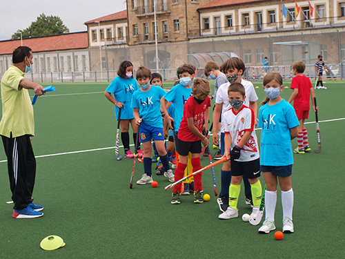 V Campus Hockey Hierba LLoberu-Exeter Language Centres 2021 Foto 2