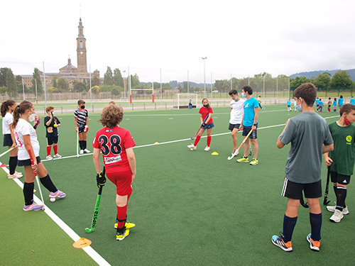 V Campus Hockey Hierba LLoberu-Exeter Language Centres 2021 Foto 3